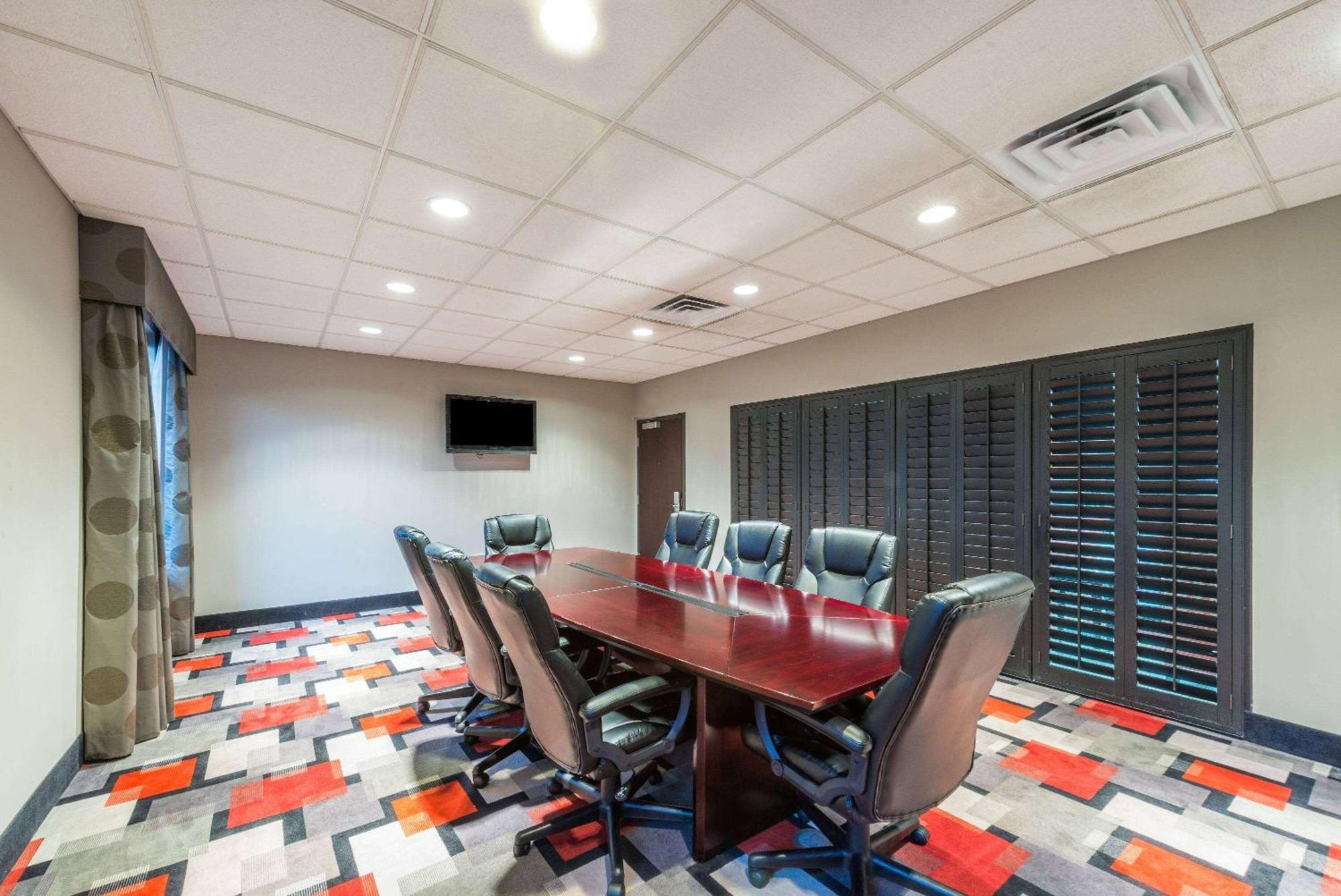 Wingate By Wyndham Lake Charles Casino Area Екстериор снимка